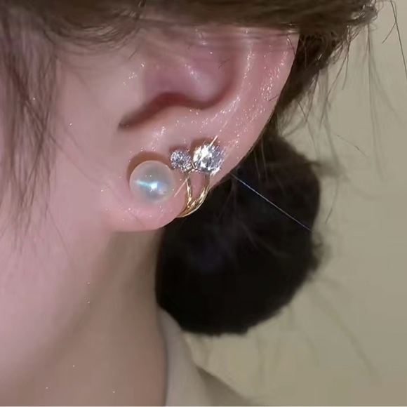 Luxe Rhinestone and Pearl Earrings - Picture 2 of 7